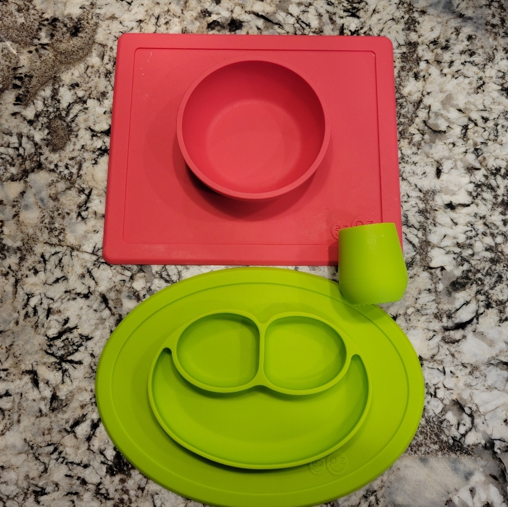 EZ PZ silicone bowl, plate and weighted cup